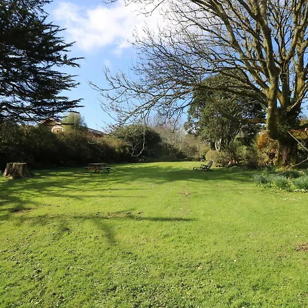 Holiday home Boskednan Wartha